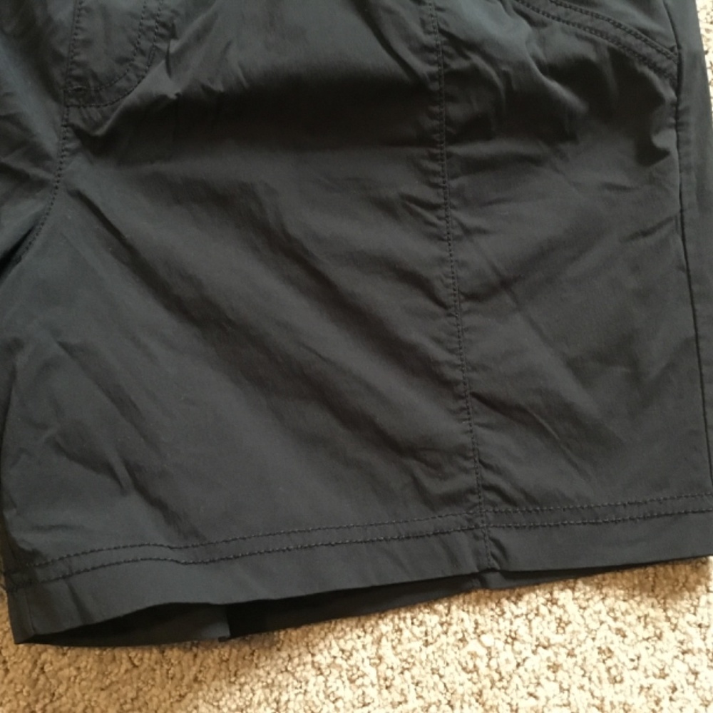 The North Face Women's Black Athletic Shorts - Picture 4 of 7